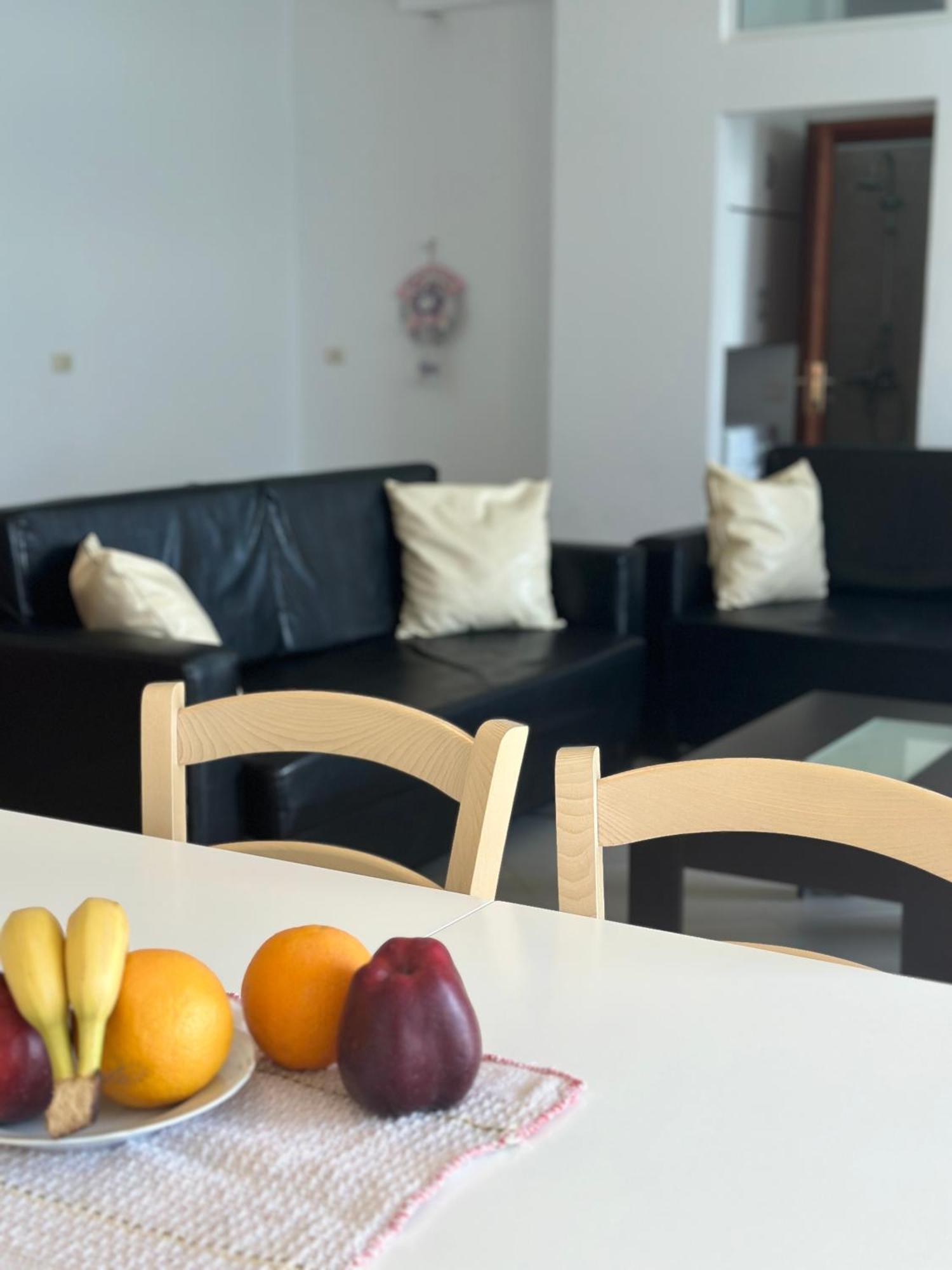 Sail Sea View Apartments Sarandë Buitenkant foto