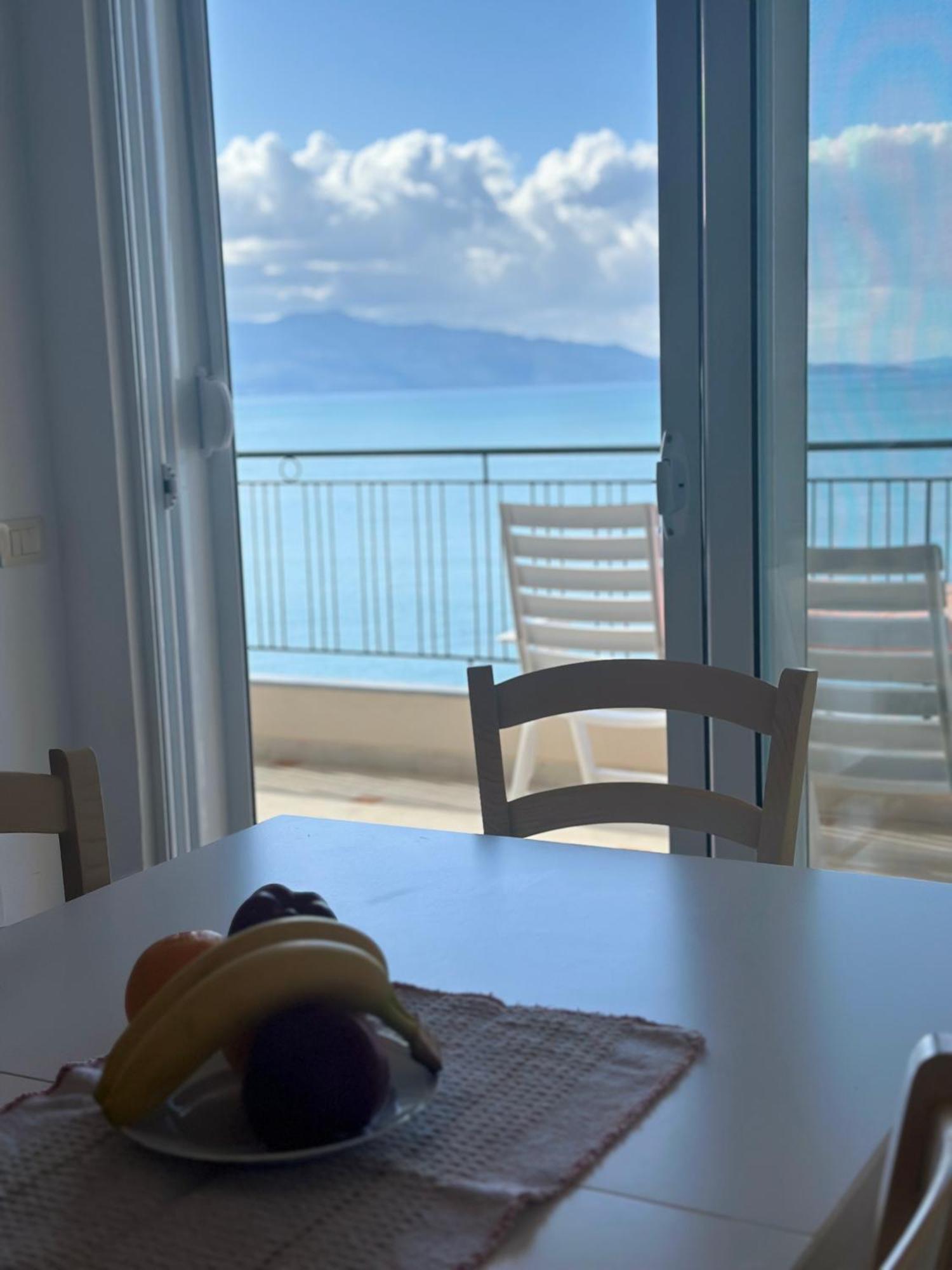 Sail Sea View Apartments Sarandë Buitenkant foto