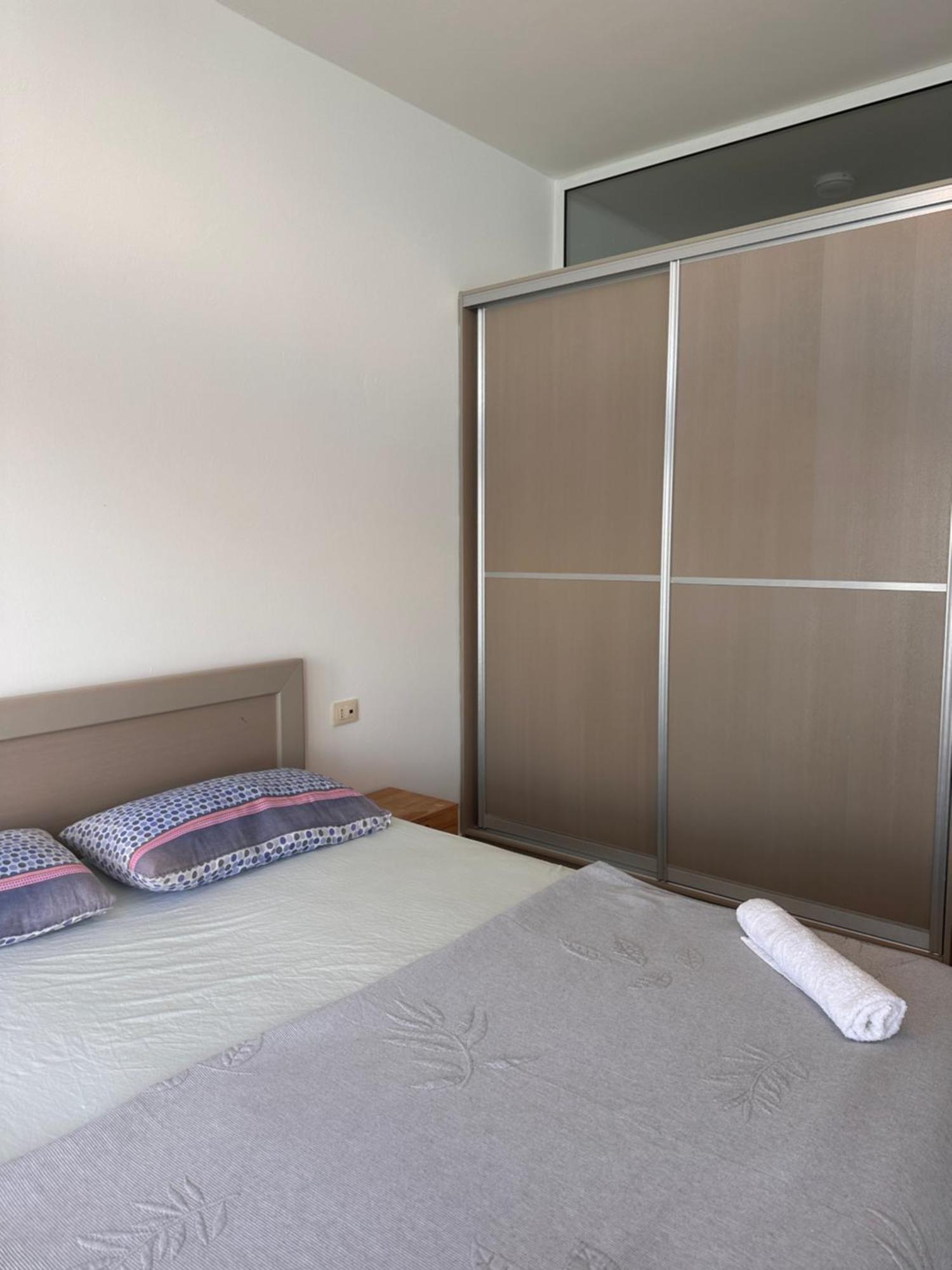Sail Sea View Apartments Sarandë Buitenkant foto
